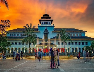 4D3N Private Halfboard Jakarta Bandung (Min 5)